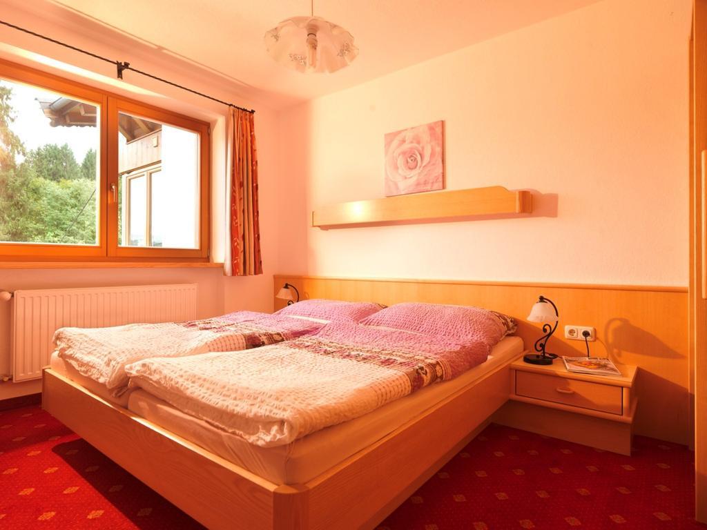 Ferienwohnung Saalbach Fieberbrunn Zimmer foto