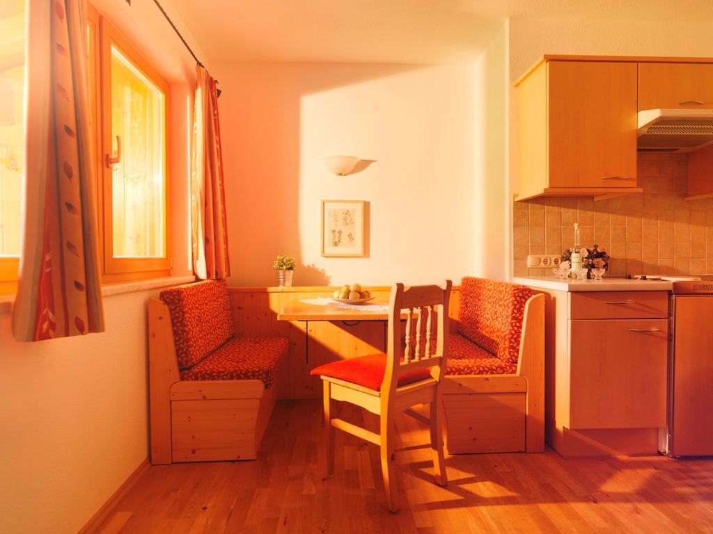 Ferienwohnung Saalbach Fieberbrunn Zimmer foto
