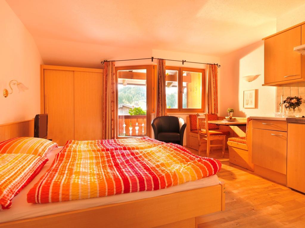 Ferienwohnung Saalbach Fieberbrunn Zimmer foto