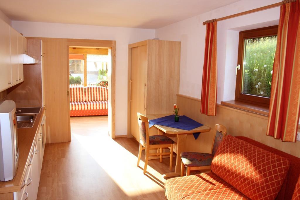 Ferienwohnung Saalbach Fieberbrunn Zimmer foto